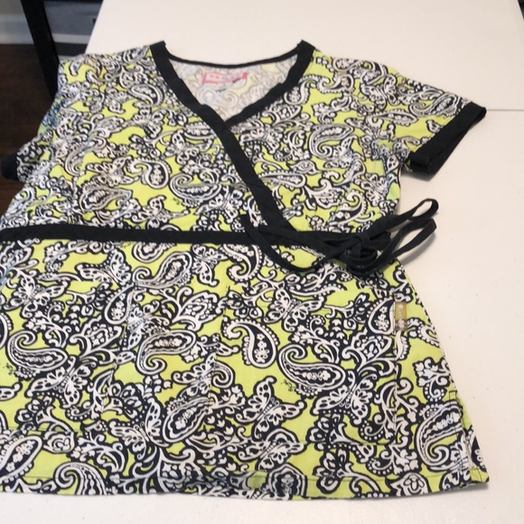 Koi Scrub Top Small - Picture 6 of 11